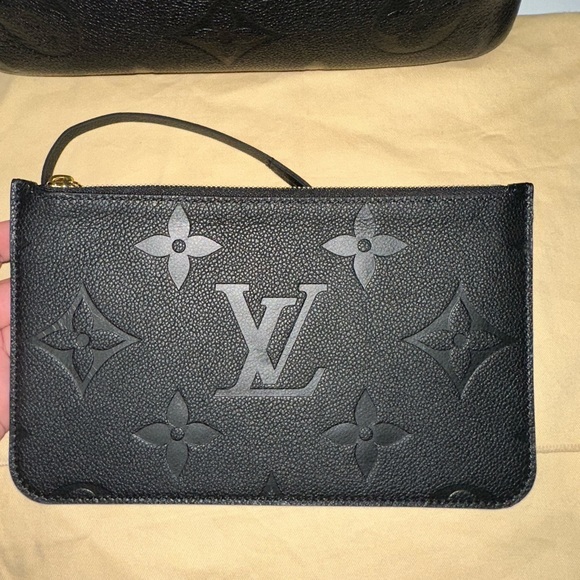SOLD Louis Vuitton empriente pouch - Picture 1 of 4